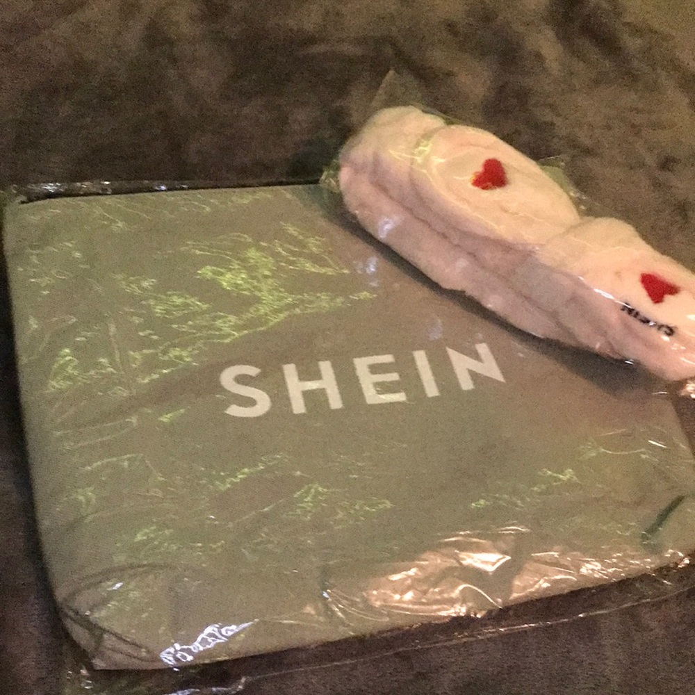 Unopened Shein Travel Bag With Makeup Headband